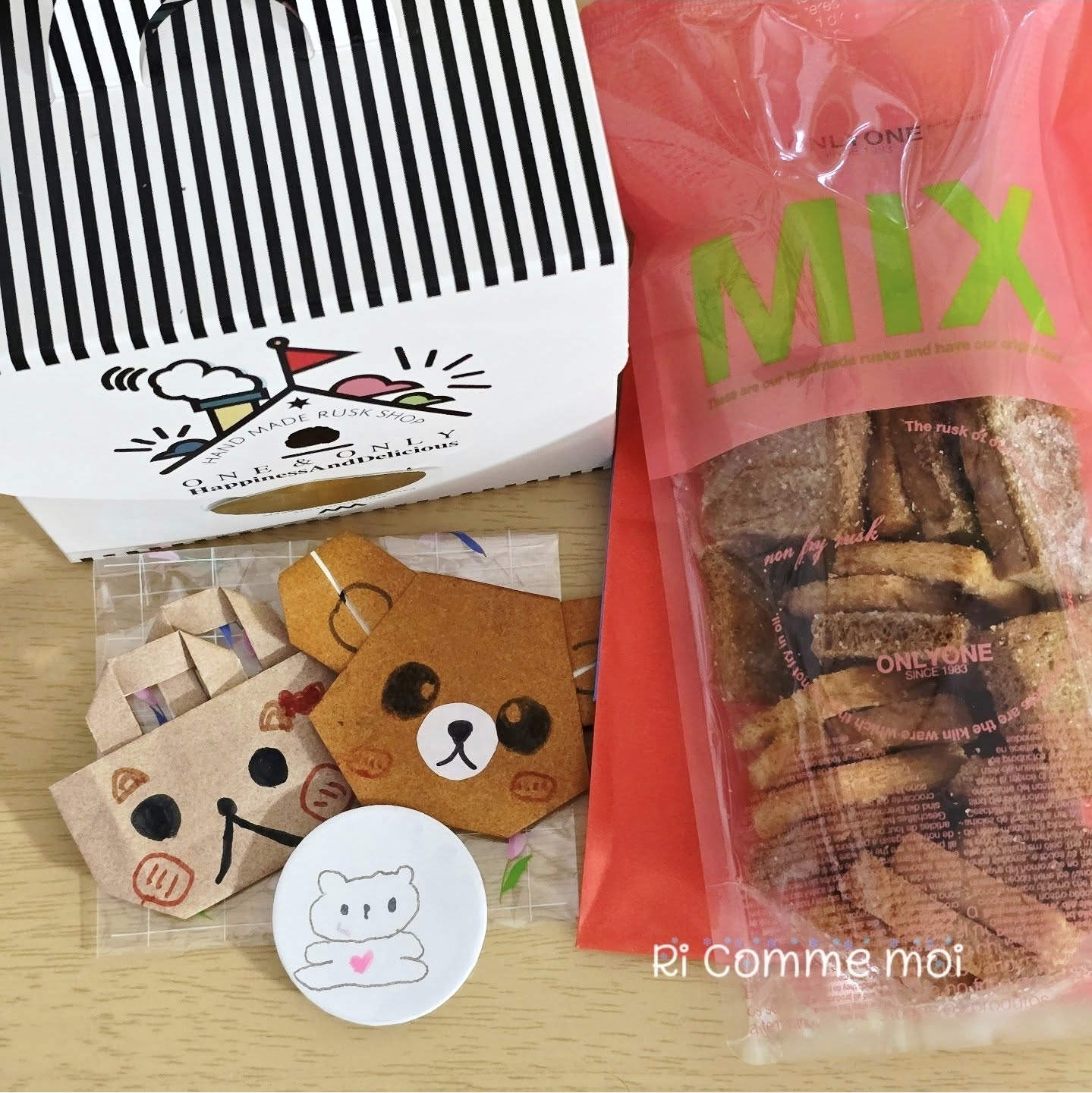 ご家族からいただいた手作りのくまちゃんとうさちゃん